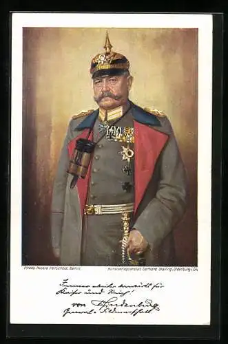 AK Generalfeldmarschall Paul von Hindenburg mit Pickelhaube und Fernglas