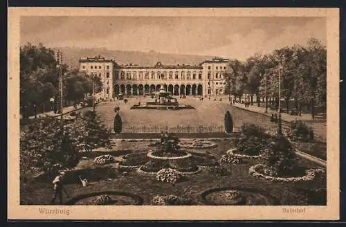 AK Würzburg, Hauptbahnhof mit Kilians-Brunnen und Gartenanlage