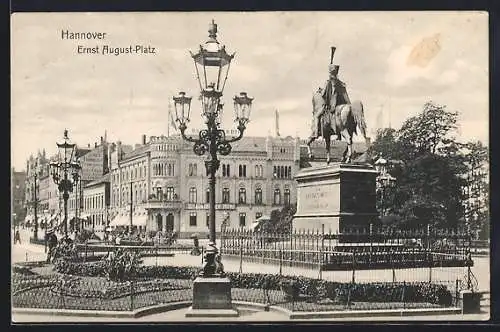 AK Hannover, Reiterdenkmal am Ernst August Platz, am Bahnhof