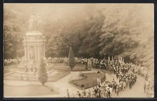 Foto-AK Hannover, Festakt am Kriegerdenkmal