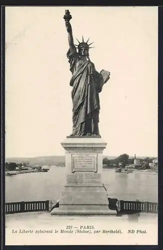 AK Paris, La Liberté éclairant le Monde, par Bartholdi