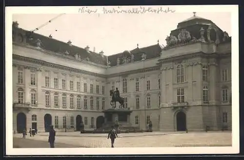 AK Wien, Nationalbibliothek mit Reiterstatue