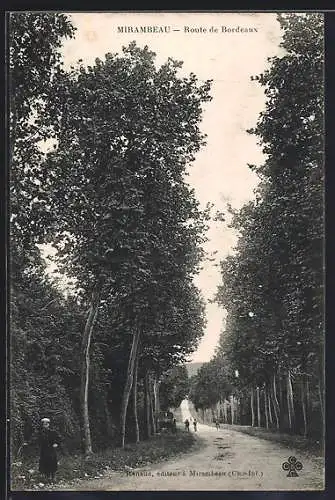 AK Mirambeau, Route de Bordeaux bordée d`arbres avec passants