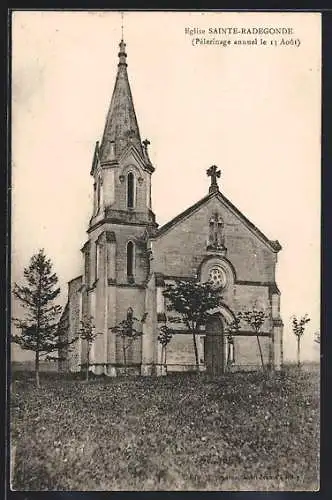 AK Sainte-Radegonde, Église Sainte-Radegonde, Pèlerinage annuel le 13 Août