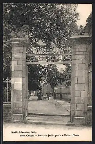 AK Cozes, Porte du jardin public, Maison d`École