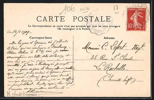 AK Courcon-d`Aunis, L`Église et la place avec des passants