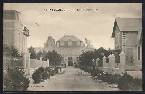 AK Châtelaillon, L`Hôtel Beauséjour et son entrée majestueuse