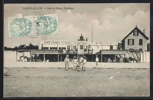 AK Châtelaillon, Café et Bains Richelieu avec des enfants jouant sur la plage