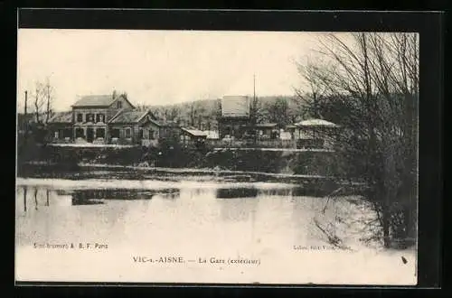 AK Vic-s.-Aisne, La Gare