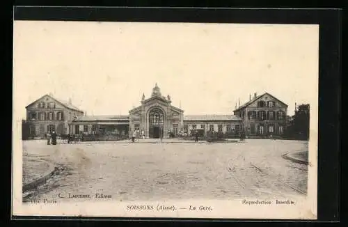 AK Soissons /Aisne, La Gare