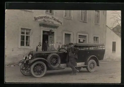 Foto-AK Niederschöna, Auto vor Restaurant und Fleischerei Max Härting