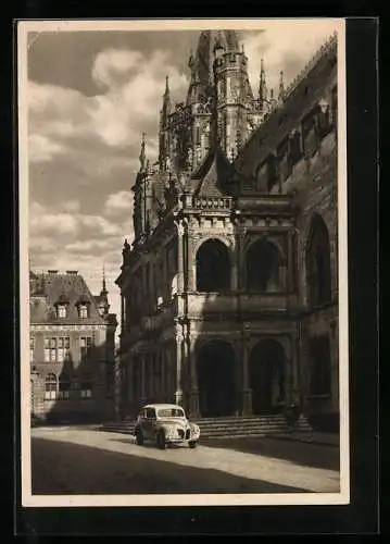 AK Köln a. Rh., Ford-Taunus vor dem Rathaus