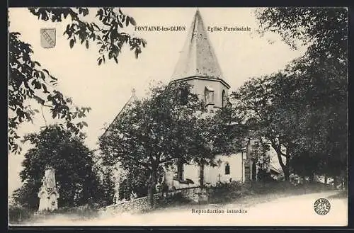 AK Fontaine-les-Dijon, l`Eglise paroissiale vue derrière les arbres