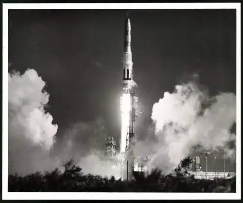 Fotografie USIS Photo, Vienna, Ansicht Cape Canaveral / FL, U.S. Test fires Titan intercontinental Missile, 1959