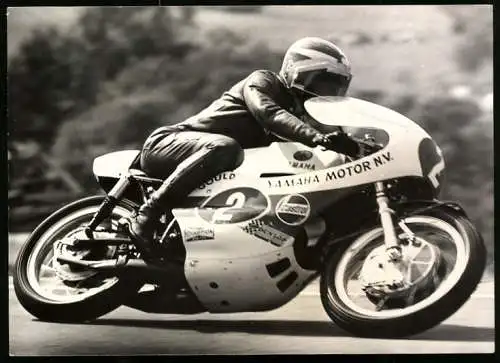 Fotografie D. Lob. Leipzig, Motorrad Rennfahrer Rodney „Rod“ Gould auf Yamaha Rennmaschine mit Startnummer 2