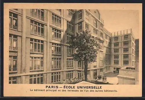 AK Paris, École Universelle, Le bâtiment principal vu des terrasses de l`un des autres bâtiments