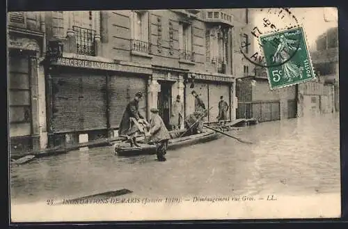 AK Paris, Inondations 1910, Déménagement rue Gros