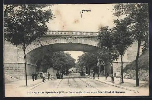 AK Paris, Rue des Pyrénées, Pont reliant les rues Stendhal et Ramus