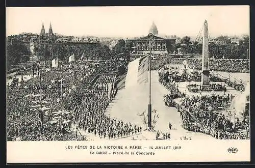 AK Paris, Le Défilé, Place de la Concorde, Fetes de la Victoire