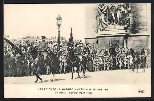 AK Paris, Le Défilé, Général Pershing, Les Fetes de la Victoire 1919