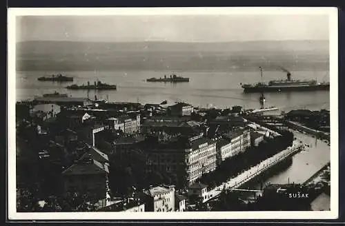 AK Susak, Stadt und Schiffsverkehr aus der Vogelschau