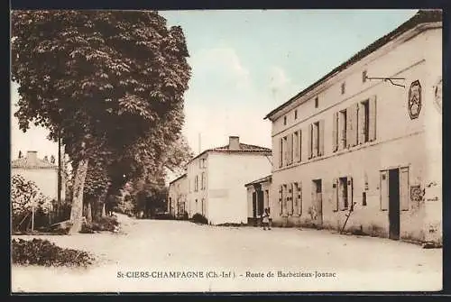 AK St-Ciers-Champagne, Route de Barbezieux-Jonzac avec maisons et arbres alignés