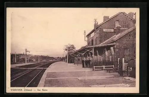 AK Vervins /Aisne, La Gare