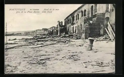 AK St-Pierre, Bord de la mer pris de la Place Bertin, nach dem Vulkanausbruch 1902