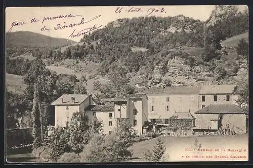 AK La Barraque, Hameau de la Baraque à la sortie des Grands Goulets