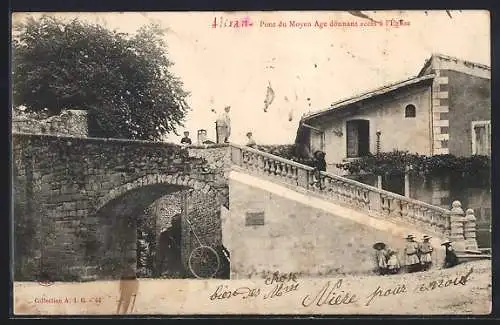 AK Alixan, Pont du Moyen Âge donnant accès à l`Église