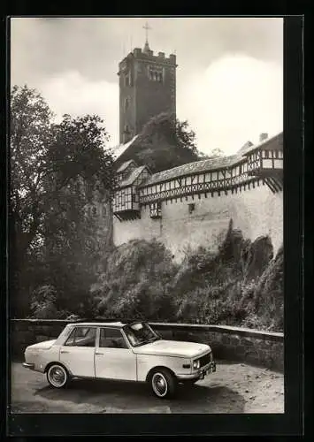 AK Auto Wartburg 353, Wagen vor der Wartburg in Eisenach