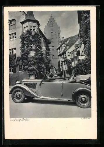 AK Durch enge Gassen, Mercedes Benz Cabrio