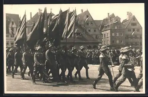 Foto-AK Ulm /Donau, Parade auf dem Münsterplatz