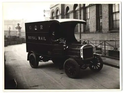 Fotografie Fotograf und Ort, Dennis LKW / Lieferwagen der Royal Mail, Postauto