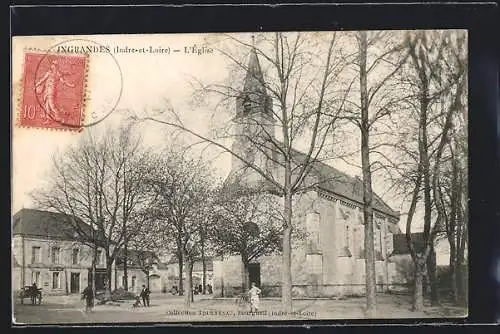 AK Ingrandes, L`Église entourée d`arbres en hiver