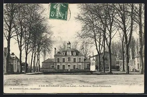 AK L`Ile-Bouchard, La Mairie et l`École Communale