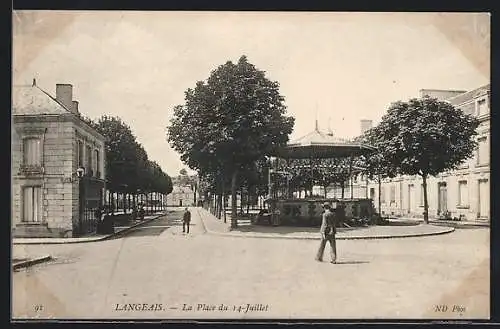 AK Langeais, La Place du 14-Juillet avec un kiosque à musique