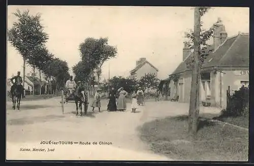 AK Joué-lès-Tours, Route de Chinon avec calèche et piétons