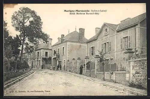 AK Marigny-Marmande, Hôtel Moderne Barrault-Roy et rue bordée de maisons