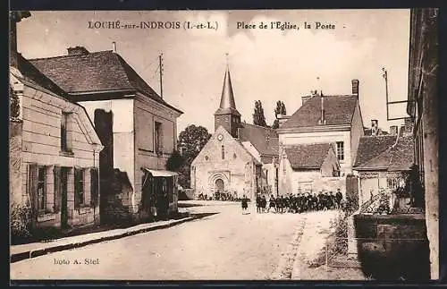 AK Loché-sur-Indrois, Place de l`Église, la Poste