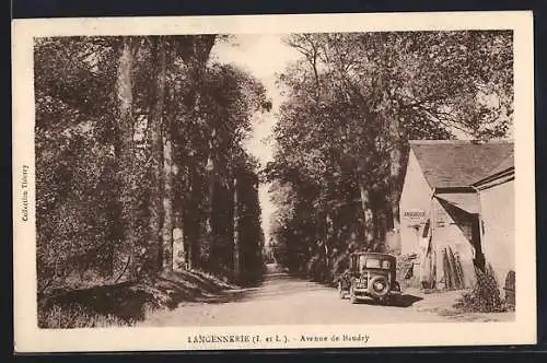 AK Langennerie, Avenue de Baudry avec voiture ancienne et bâtiments