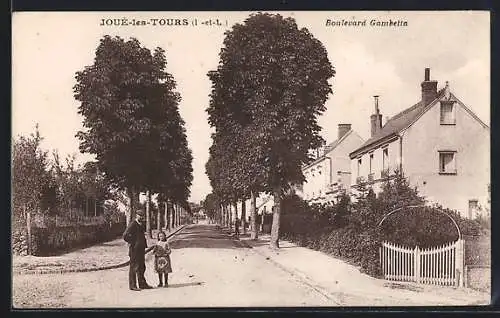 AK Joué-lès-Tours, Boulevard Gambetta avec des arbres et des maisons