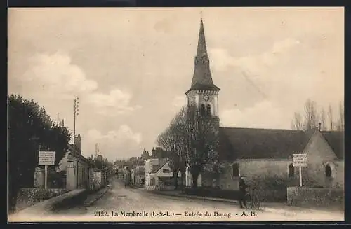 AK La Membrolle, Entrée du Bourg