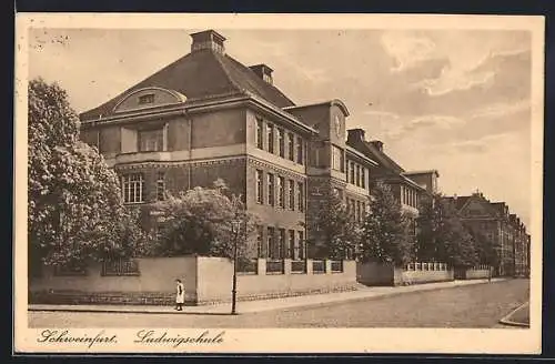 AK Schweinfurt, Ludwigschule mit Strasse