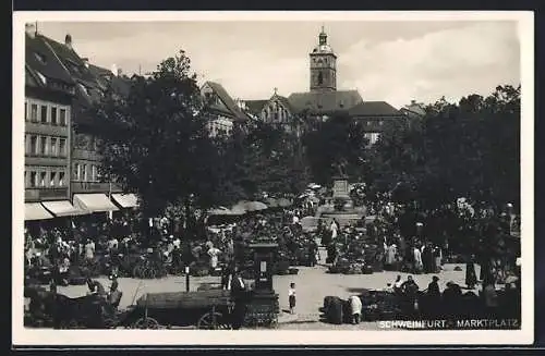 AK Schweinfurt, Marktplatz am Markttag, Partie an der Wettersäule