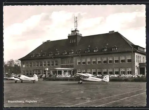 AK Braunschweig, Einmotorige Flugzeuge vor dem Flughafengebäude