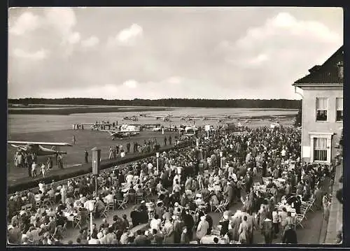 AK Braunschweig, Flughafen-Gaststätte mit Flugzeugen