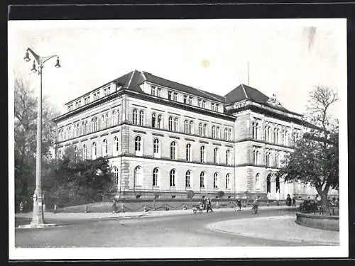 AK Freiburg i. B., Rotteck-Gymnasium mit Strassenpartie