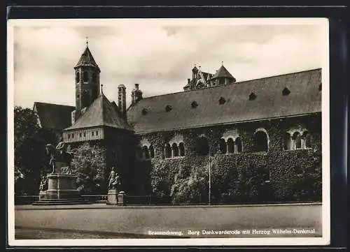 Foto-AK Deutscher Kunstverlag, Nr. 207: Braunschweig, Burg Dankwarderode mit Herzog Wilhelm-Denkmal