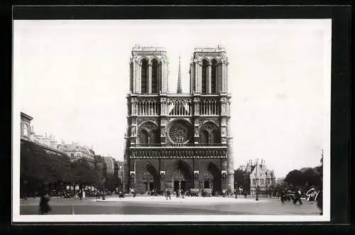 AK Paris, Parvis de Notre-Dame